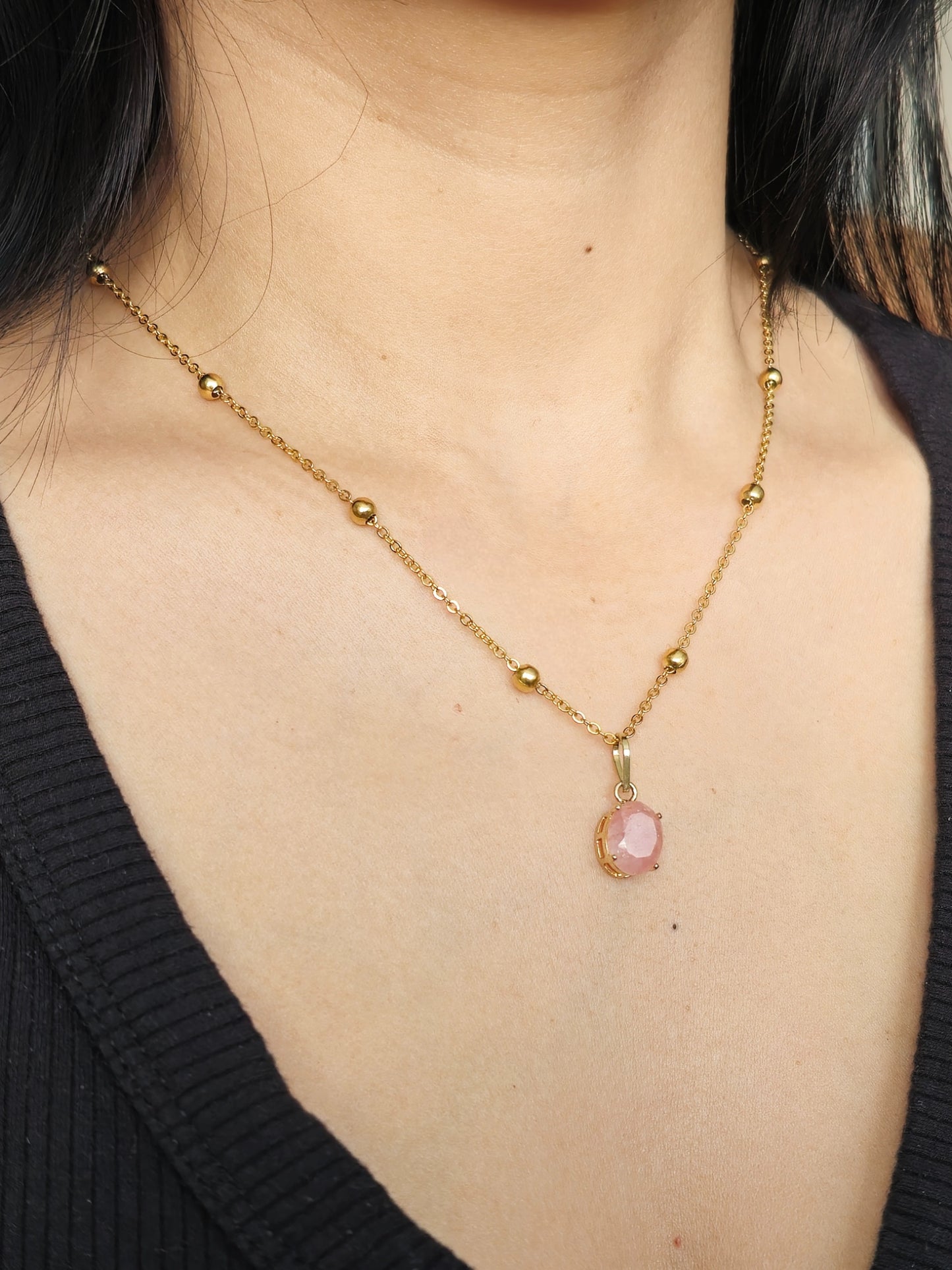 Dina Necklace Strawberry Quartz Stone