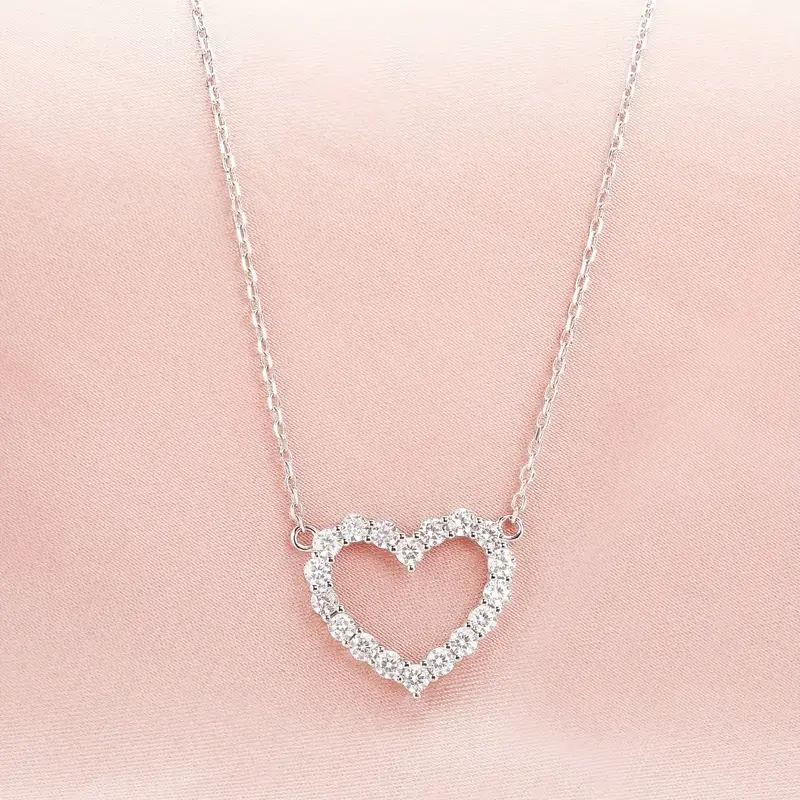 Inlaid Zircon Hollow Heart Pendant Necklace Hypoallergenic
